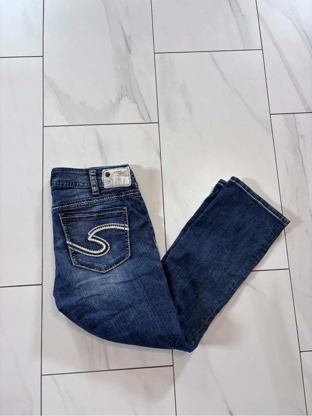 Silver Jeans  suki Capri jeans size 30 medium wash